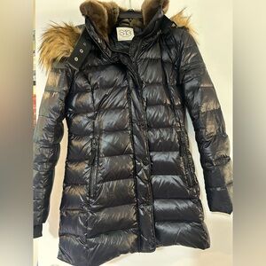 Women's S13 Black Puffer Coat with Fur Trim and Buttons